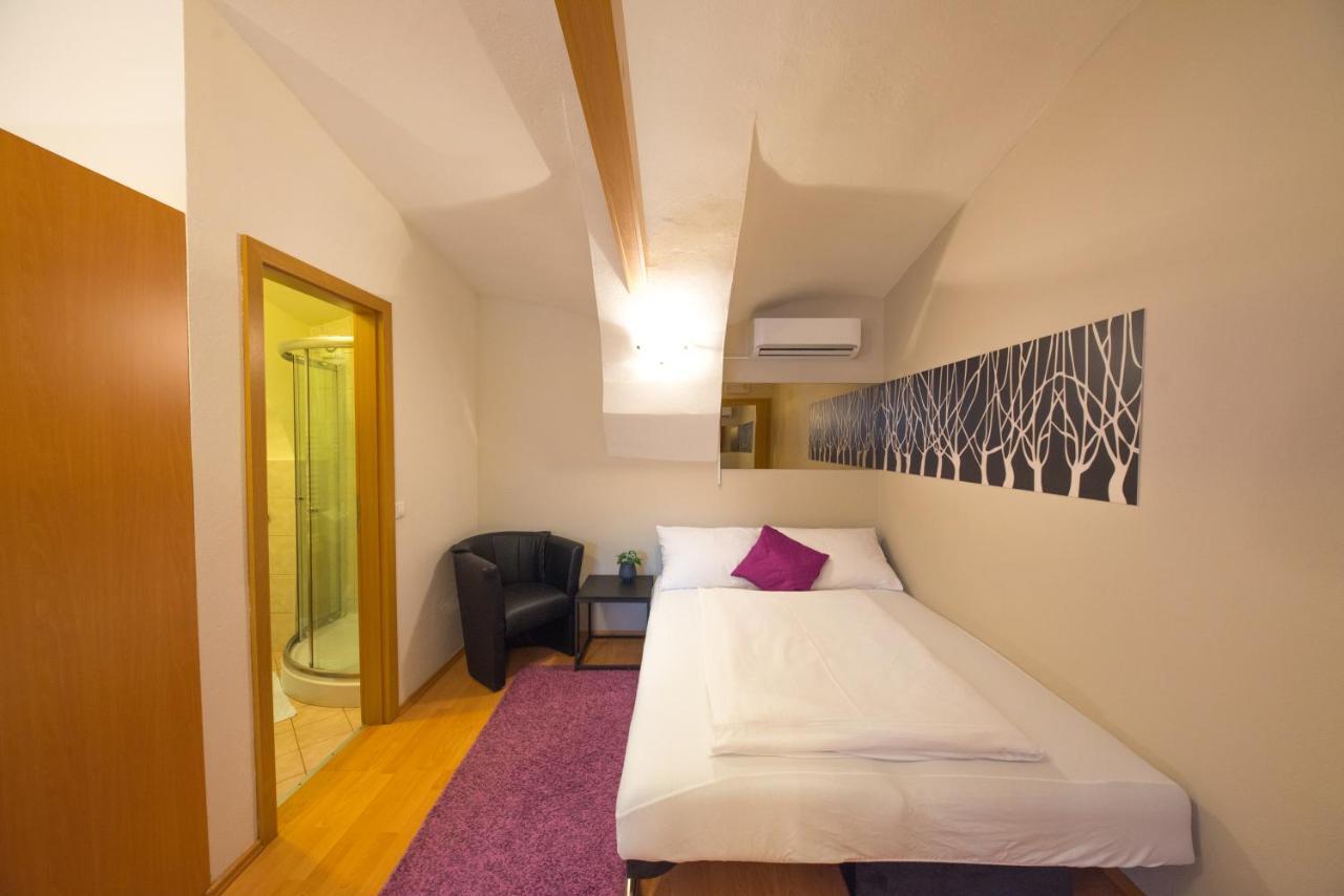 Rooms & Apartments Kepic, Airport Accomodation Cerklje na Gorenjskem Exterior photo